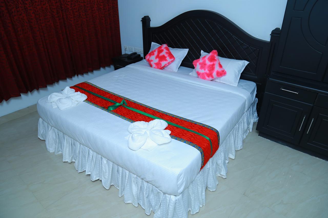 Aarya Bhavan Residency Hotel Malappuram Esterno foto