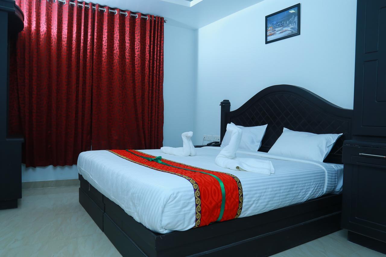 Aarya Bhavan Residency Hotel Malappuram Esterno foto